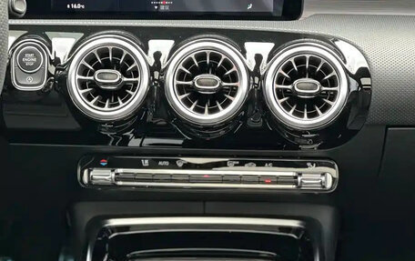 Mercedes-Benz A-Класс AMG, 2021 год, 2 700 000 рублей, 17 фотография