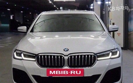 BMW 5 серия, 2022 год, 3 780 000 рублей, 2 фотография