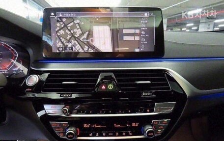 BMW 5 серия, 2022 год, 3 780 000 рублей, 15 фотография
