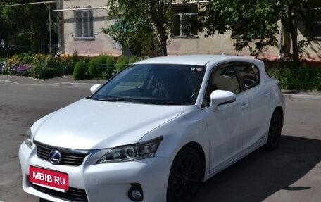 Lexus CT I рестайлинг, 2011 год, 1 380 000 рублей, 2 фотография