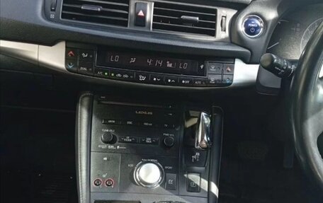 Lexus CT I рестайлинг, 2011 год, 1 380 000 рублей, 7 фотография