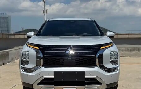 Mitsubishi Outlander, 2022 год, 2 450 777 рублей, 2 фотография