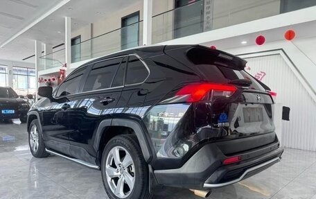 Toyota RAV4, 2021 год, 2 530 000 рублей, 4 фотография