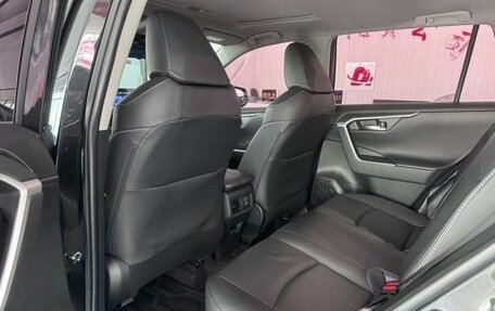 Toyota RAV4, 2021 год, 2 530 000 рублей, 9 фотография