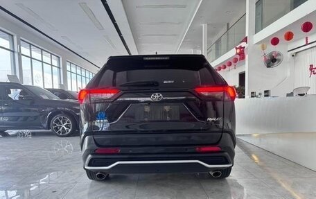 Toyota RAV4, 2021 год, 2 530 000 рублей, 3 фотография