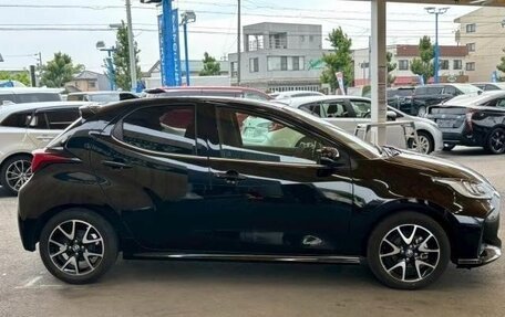 Toyota Yaris, 2022 год, 1 155 000 рублей, 4 фотография