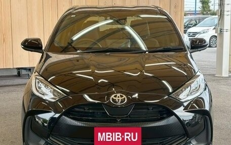 Toyota Yaris, 2022 год, 1 155 000 рублей, 2 фотография