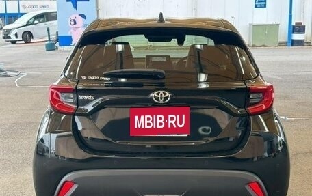 Toyota Yaris, 2022 год, 1 155 000 рублей, 6 фотография