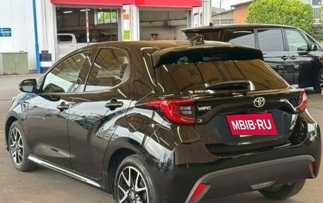 Toyota Yaris, 2022 год, 1 155 000 рублей, 7 фотография