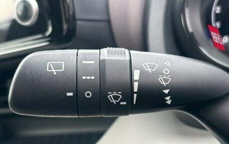 Toyota Yaris, 2022 год, 1 155 000 рублей, 19 фотография