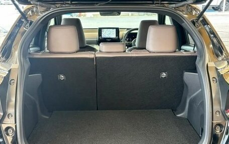 Toyota Yaris, 2022 год, 1 155 000 рублей, 26 фотография