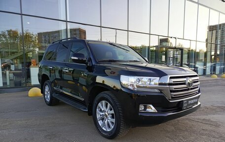 Toyota Land Cruiser 200, 2016 год, 5 690 000 рублей, 3 фотография