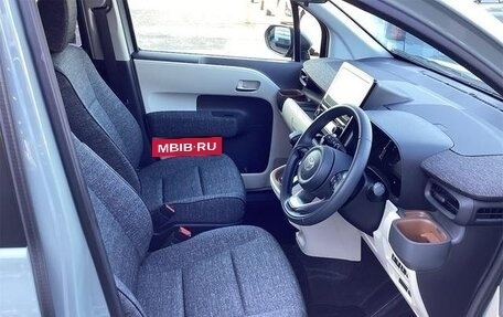 Toyota Sienta, 2022 год, 1 581 000 рублей, 28 фотография