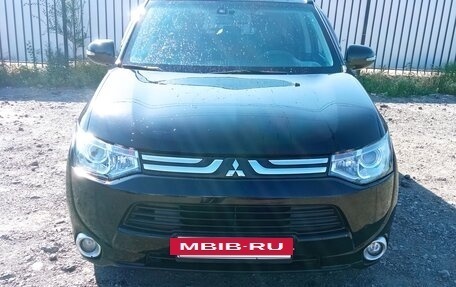 Mitsubishi Outlander III рестайлинг 3, 2012 год, 1 490 000 рублей, 7 фотография