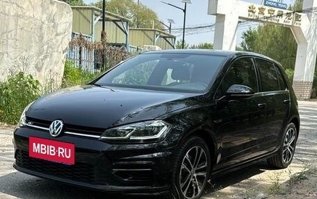Volkswagen Golf VIII, 2021 год, 1 650 000 рублей, 2 фотография