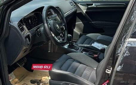 Volkswagen Golf VIII, 2021 год, 1 650 000 рублей, 15 фотография