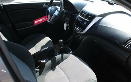 Hyundai Solaris II рестайлинг, 2011 год, 635 000 рублей, 15 фотография