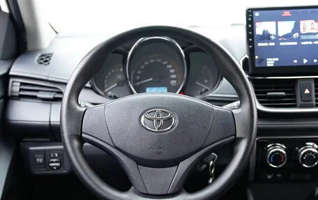 Toyota Yaris XP150 рестайлинг, 2021 год, 1 076 533 рублей, 7 фотография