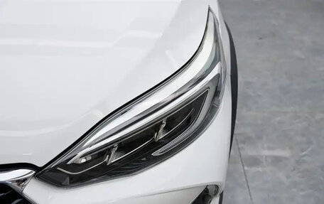 Toyota Yaris XP150 рестайлинг, 2021 год, 1 076 533 рублей, 3 фотография