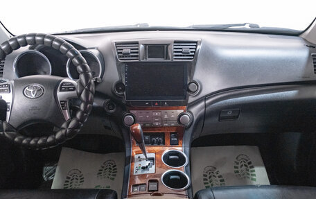Toyota Highlander III, 2011 год, 1 799 000 рублей, 8 фотография