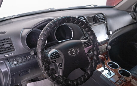 Toyota Highlander III, 2011 год, 1 799 000 рублей, 6 фотография
