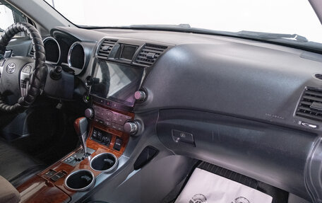 Toyota Highlander III, 2011 год, 1 799 000 рублей, 10 фотография