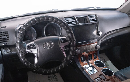Toyota Highlander III, 2011 год, 1 799 000 рублей, 7 фотография