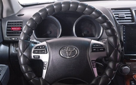 Toyota Highlander III, 2011 год, 1 799 000 рублей, 13 фотография