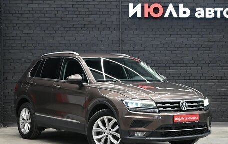 Volkswagen Tiguan II, 2018 год, 2 450 000 рублей, 3 фотография