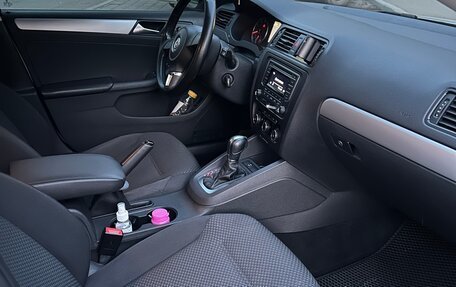 Volkswagen Jetta VI, 2012 год, 1 250 000 рублей, 8 фотография
