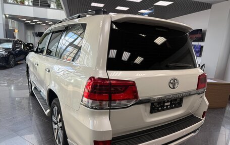 Toyota Land Cruiser 200, 2016 год, 5 300 000 рублей, 3 фотография
