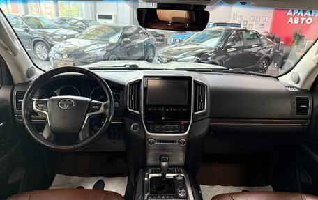 Toyota Land Cruiser 200, 2016 год, 5 300 000 рублей, 9 фотография