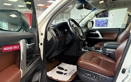 Toyota Land Cruiser 200, 2016 год, 5 300 000 рублей, 7 фотография