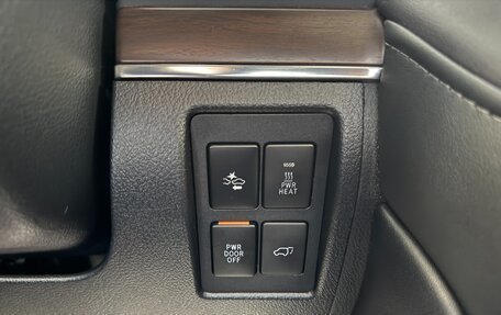 Toyota Land Cruiser 200, 2016 год, 5 300 000 рублей, 22 фотография