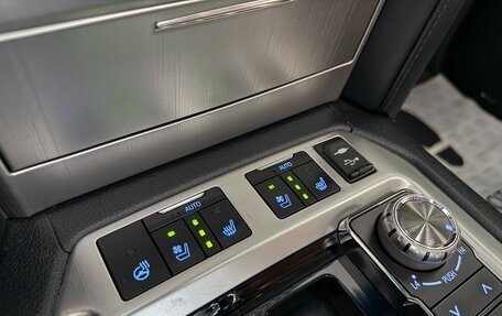 Toyota Land Cruiser 200, 2016 год, 5 300 000 рублей, 31 фотография