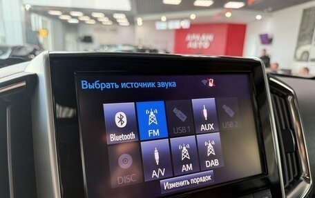 Toyota Land Cruiser 200, 2016 год, 5 300 000 рублей, 25 фотография