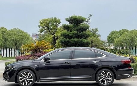 Volkswagen Passat B8 рестайлинг, 2022 год, 1 698 000 рублей, 8 фотография