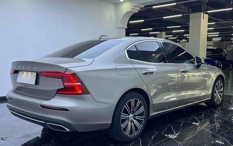 Volvo S60 III, 2022 год, 2 650 000 рублей, 4 фотография