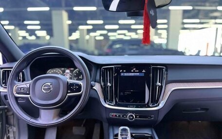 Volvo S60 III, 2022 год, 2 650 000 рублей, 8 фотография