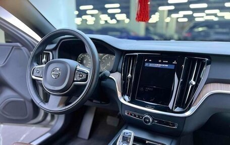 Volvo S60 III, 2022 год, 2 650 000 рублей, 11 фотография