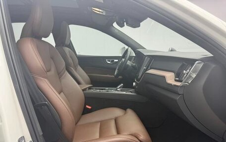 Volvo XC60 II, 2022 год, 3 250 000 рублей, 9 фотография