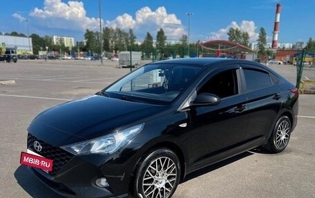 Hyundai Solaris II рестайлинг, 2021 год, 1 700 000 рублей, 5 фотография