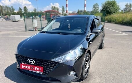 Hyundai Solaris II рестайлинг, 2021 год, 1 700 000 рублей, 4 фотография