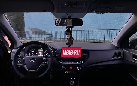 Hyundai Solaris II рестайлинг, 2021 год, 1 700 000 рублей, 19 фотография