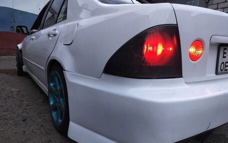 Toyota Altezza, 2000 год, 1 150 000 рублей, 8 фотография