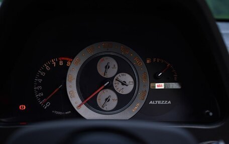 Toyota Altezza, 2000 год, 1 150 000 рублей, 18 фотография