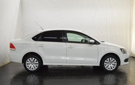 Volkswagen Polo VI (EU Market), 2010 год, 650 000 рублей, 4 фотография