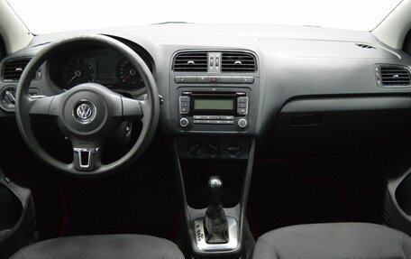 Volkswagen Polo VI (EU Market), 2010 год, 650 000 рублей, 14 фотография