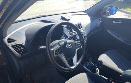 Hyundai Solaris II рестайлинг, 2012 год, 720 000 рублей, 2 фотография
