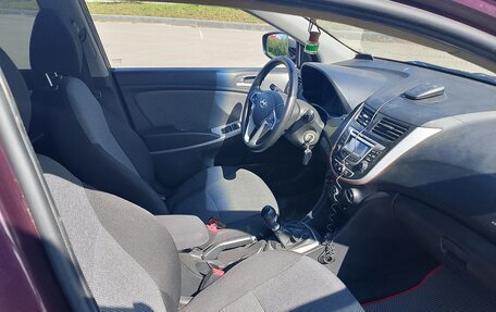 Hyundai Solaris II рестайлинг, 2012 год, 720 000 рублей, 3 фотография
